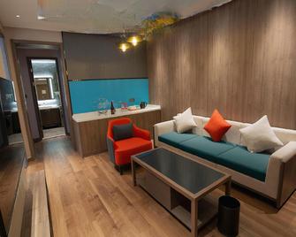 Holiday Inn Express Yangquan City Center By IHG - Yangquan - Huiskamer