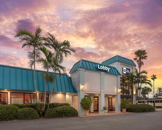 Best Western Cocoa Beach Hotel & Suites - Bãi biển Cocoa - Toà nhà