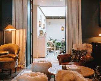 No.124 by GuestHouse, Brighton - Brighton - Living room
