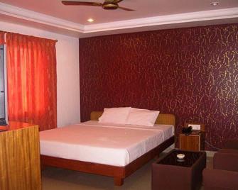 Sri Srinivasar Residency - Vellore - Bedroom