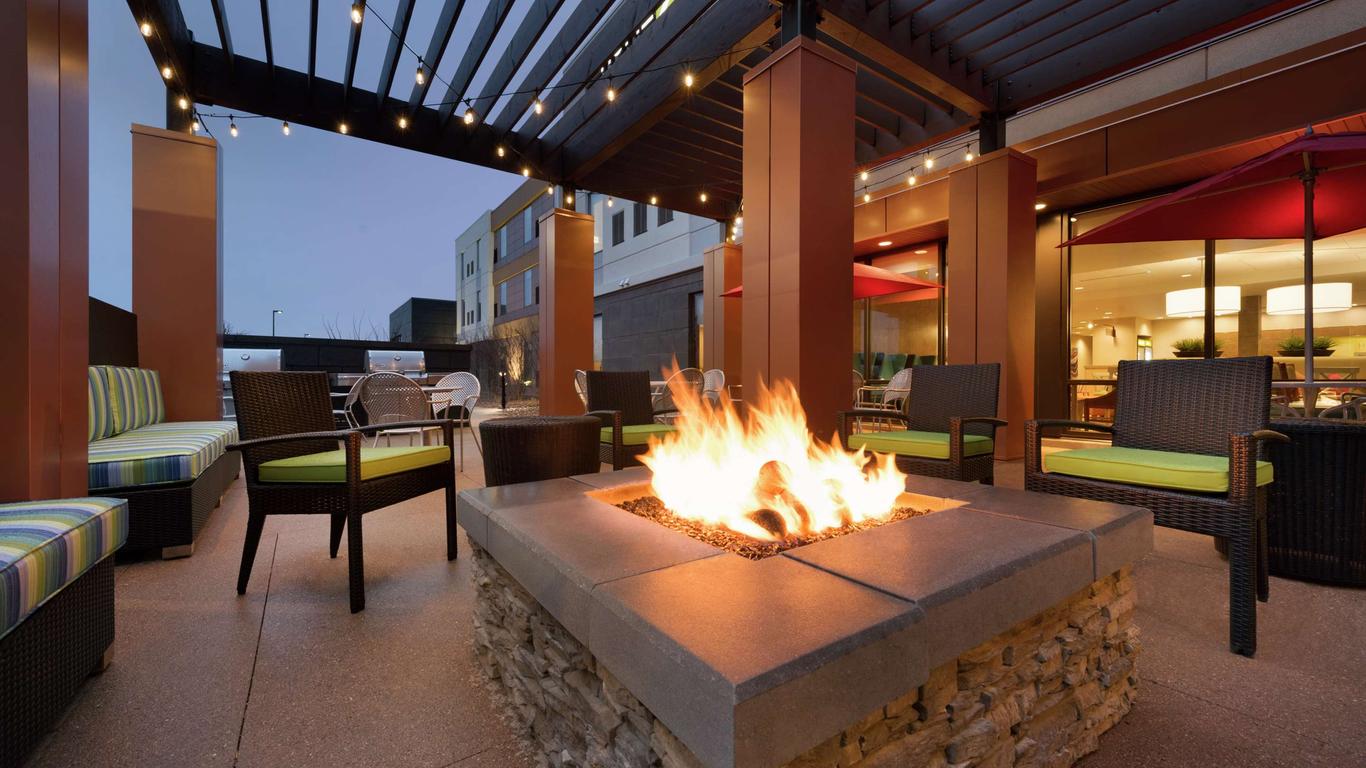 Home2 Suites by Hilton - Milwaukee Airport