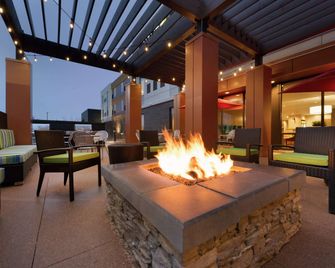 Home2 Suites by Hilton - Milwaukee Airport - מילווקי - פטיו