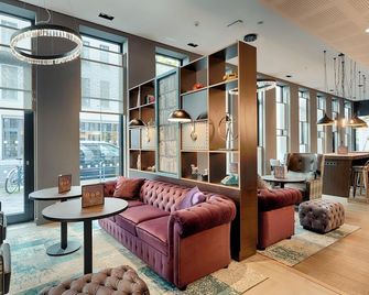 Premier Inn Berlin Alexanderplatz - Berlin - Lounge