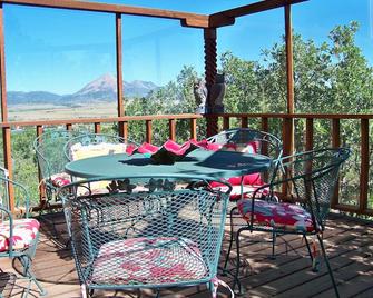 Luxury Villa with unobstructed Rocky Mountain & nature views in every direction - La Veta - Balcony
