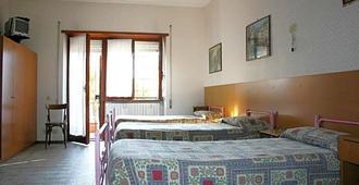 Albergo Anna - Ciampino - Bedroom