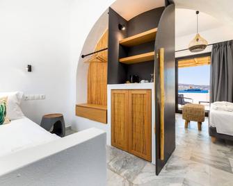 Omilos Beachfront House - Parikia - Schlafzimmer