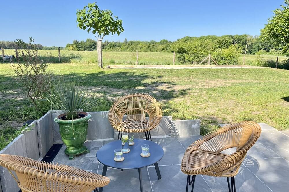 لو كلو ديه شاتو - شيتونيه - شرفة مرصوفة