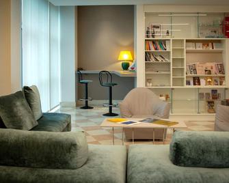 Hotel President - Correggio - Living room