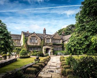 Holdsworth House - Halifax - Building