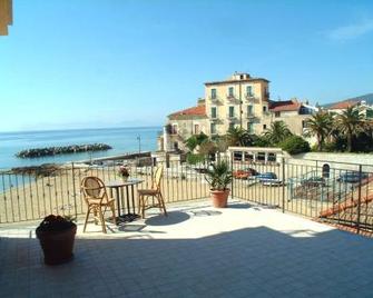 New Hotel Sonia - Castellabate - Balcone