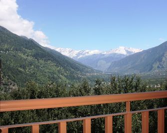 Sarthak Bed and Breakfast Beautiful Homestay with View - Manali - Balcón