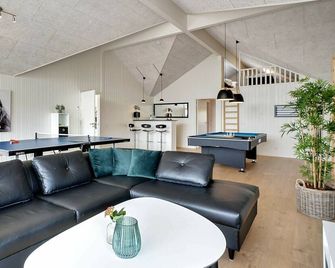 24 person holiday home in Grenaa - Grenaa - Area lounge