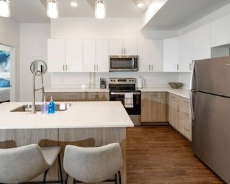 Apartment 2101 · Luxury style 2 bedroom 2 bath apartment - North Salt Lake - Kitchen