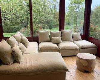 A few steps from the sea path - Saint-Quentin-en-Tourmont - Sala de estar
