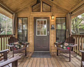 Cozy Cabin - by Austin & San Marcos River! - Martindale - Patio