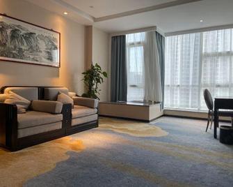 Crown Hotel - Zhenjiang - Living room