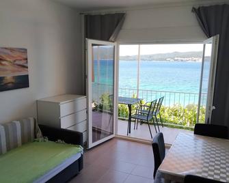Apartments by the sea Kuciste - Perna, Peljesac - 4544 - Kučište - Sala de estar
