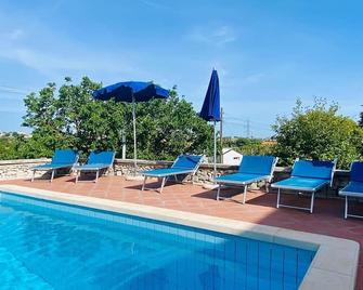 Mastro Vanni - Urban Masseria - Ragusa - Pool