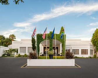 Lord Charles Hotel - Somerset West - Building
