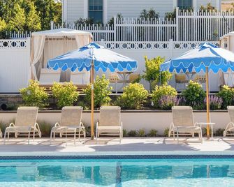 Canoe Place Inn & Cottages - Hampton Bays - Pool