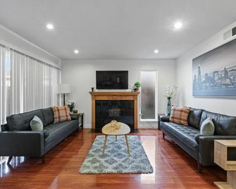 Convenient Modern Cozy 4ba/2br Hidden Gem - Milpitas - Living room