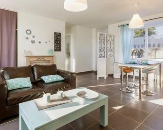 Gîte paisible proche de la mer avec jardin, WIFI, et équipements bébé - FR-1-306-1037 - Pornic - Salon