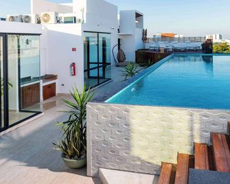 Torre Sofia - by Aloja Rv - Cancún - Piscina