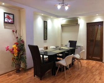 3-Room Delta Modern Residence - Tulcea - Essbereich