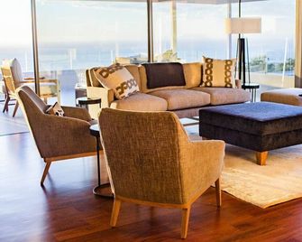 Eldon Penthouse - Camps Bay - Living room