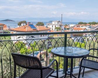 Nilüfer Butik Otel - Ayvalik - Μπαλκόνι