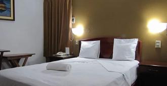 Emperador Terraza Hotel - Iquitos - Bedroom
