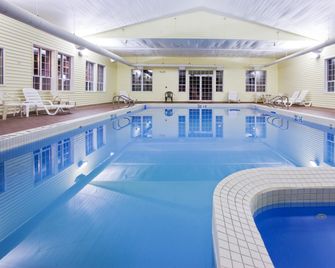 Holiday Inn Express St. Ignace-Lake Front By IHG - Saint Ignace - Bazén