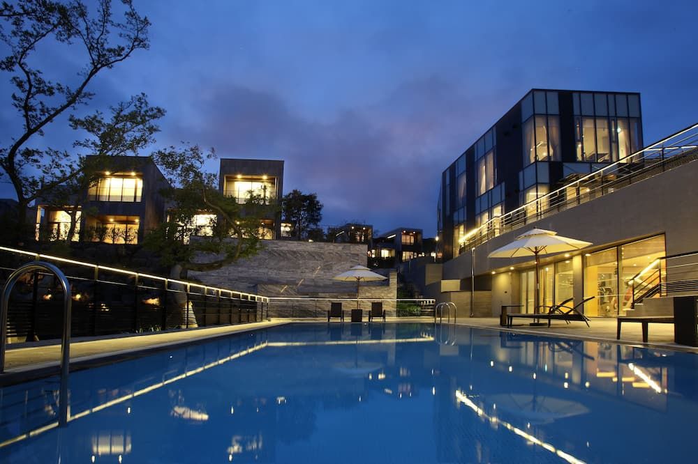 Lotte Resort Jeju Artvillas - סאוגוויפו - בריכה