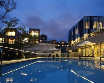 Lotte Resort Jeju Artvillas - סאוגוויפו - בריכה