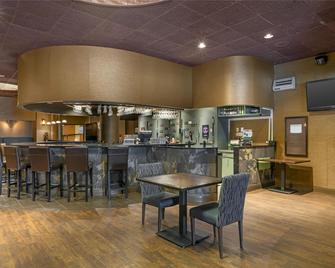Best Western Terrace Inn - Terrace - Bar