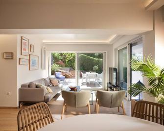 Vouliagmeni Bay Stylish house with private garden - Vouliagmeni - Wohnzimmer