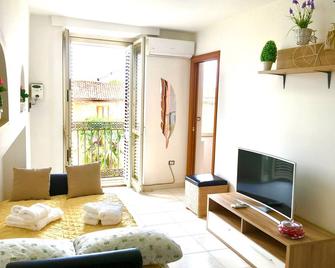 Suitecorso - Comfortable And Equipped Apartment - Vibo Valentia - Living room
