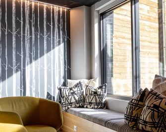 The Block Hotel & Commons - Silverthorne - Living room