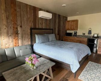Cozy lodge with 1 bedroom and WiFi, AC in pleasant Gardiner - Gardiner