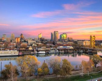 3 Pet-Friendly Suites Near Cal State Sacramento – Perfect for Relaxation - Sacramento - Venkovní prostory