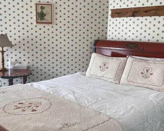Ah #34 · Ah #34 Queen Suite W/Jacuzzi/Ss/Fridge/Micro - Wabasha - Habitación