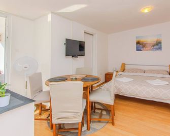 Apartments Ladika - Vir - Bedroom