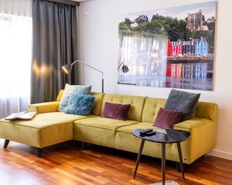 Luxstay Karben - Self-Check-In - Karben - Wohnzimmer