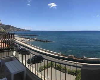 Hotel Baia Otello - Giardini Naxos - Balcony