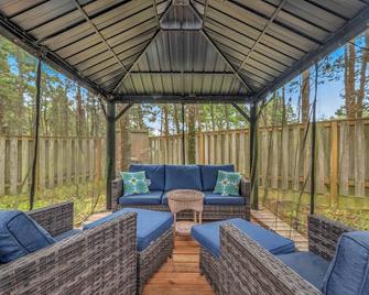 Centrally Located Dory Pointe Home, with Ping-Pong and Streaming - Pacific City - Patio