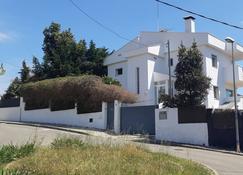 House with garden - Castelldefels - Toà nhà