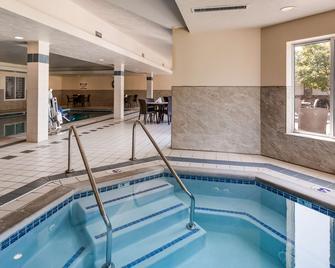 Best Western Beacon Inn - Grand Haven - Pool