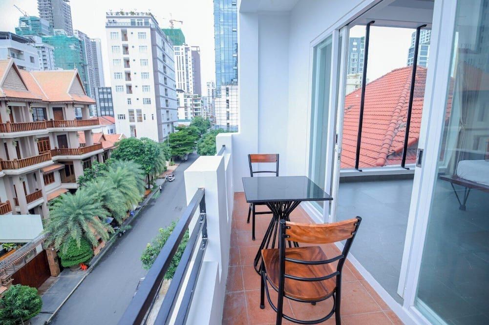 Bliss & Beats Hostel - פנום פאן - מרפסת