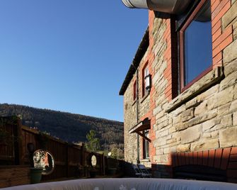 The Cwmcarn Hotel - Cardiff