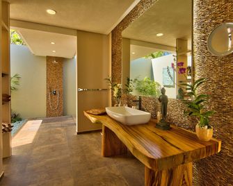 Relax Bali Resort, Diving & SPA, ocean front - Kubu - Baño